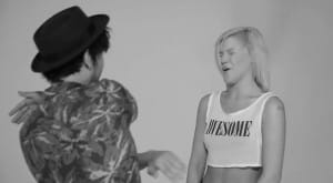 The Slap Video - Fremde ohrfeigen sich das erste Mal
